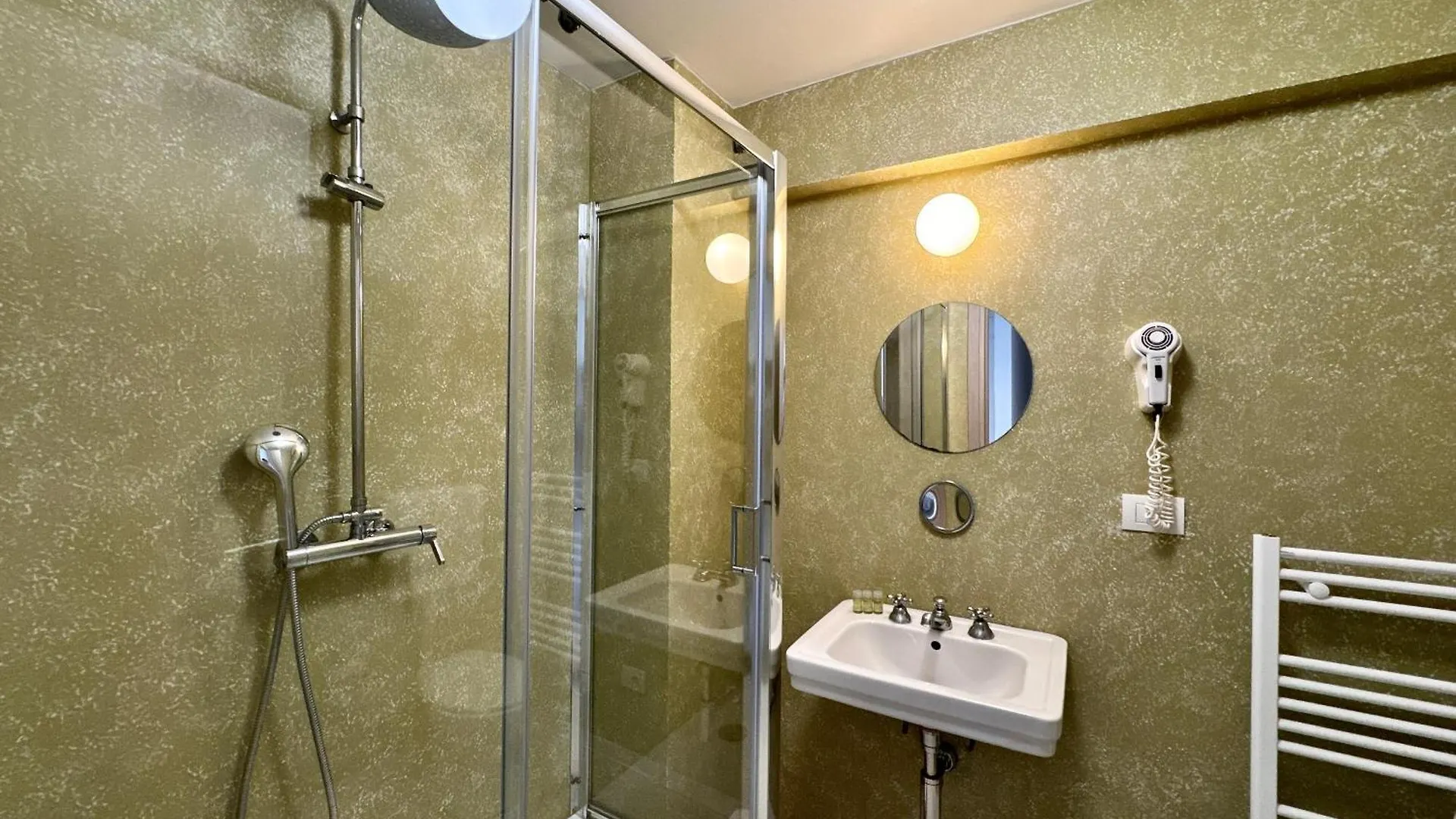 Navigli Apartments Milan 0*,  Italy